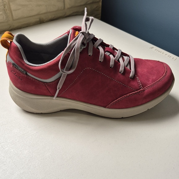 Clarks Sneakers Womens‎ 10 Burgundy Wave Walk Waterproof Lace Up - Picture 8 of 9